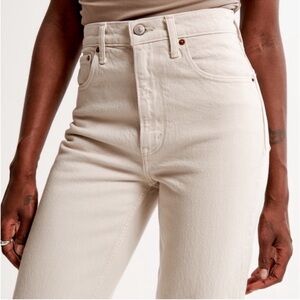 Abercrombie Curve Love 90’s Straight Ultra High Rise Jean